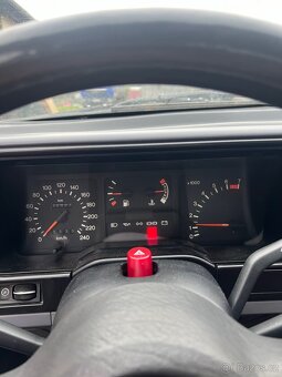 Ford Sierra 1.6i CLX - 11