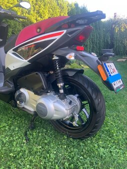 APRILIA SR MOTARD 125 - 11