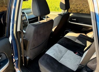 Suzuki Grand Vitara 2.0i Club 4x4 benzín 103kw - 11