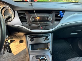 Opel Astra Sport Tourer ST 1.6 CDTI - 11