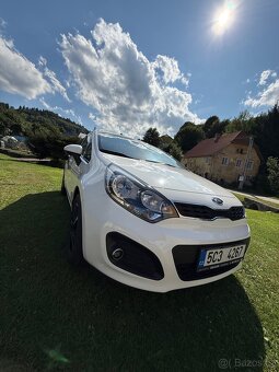 Kia RIO 2011 1.4cvvt - 11