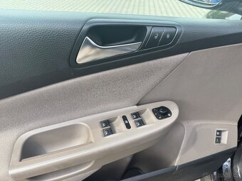 VW Passat 2.0TDi 125kW r.v. 2009 - náhradní díly - 11