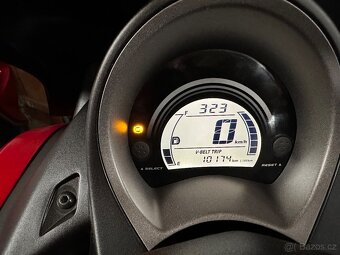 YAMAHA 125 MMAX skútr - 11