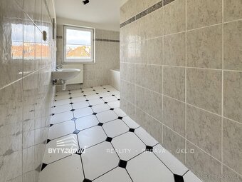 Prodej prostorného mezonetového bytu 4+kk o výměře 118 m2 - 11