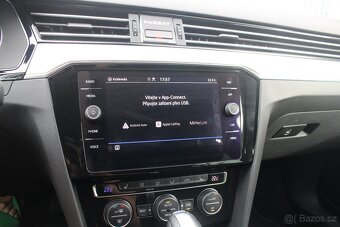 VW Passat Kombi 2.0TDi 140kW DSG Elegance 02/2020+LED+Kamera - 11