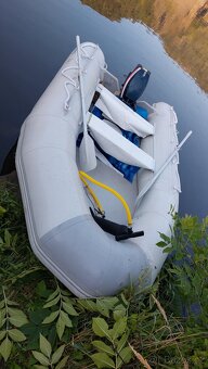 Motorový člun 3,65 m pro 4 osoby plus motor Yamaha - 11