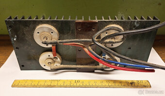 Součástky, chladiče, svorky atd - 11