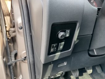 Nissan QASHQAI 2.0i, r.v. 11/2008, najeto 178.517km - 11