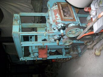 PRODÁM   robustní   DVOUválcové    zubové   DRTIČe   : - 11