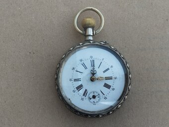 Starožitné dvoupláštové stříbrné zdobené kapesní hodinky. - 11