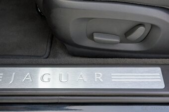 Jaguar XF 2.2D Sportbrake - 11