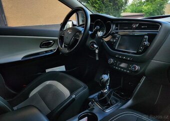 Kia Cee´d 1.6-NAVI-KAMERA-TOP VÝBAVA - 11