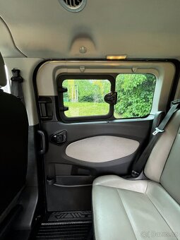 Ford Tourneo Custom 2.2tdci 114kW 8-MÍST, L2, KŮŽE, tažné - 11