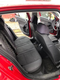 Volkswagen Golf Hatchback - 11