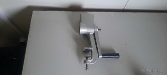 Lis na ovoce,mlýnek na mák,odšťavňovač,mlýnek na maso - 11