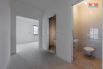 Prodej bytového domu, 895 m², Karlovy Vary, ul. Rumunská - 11