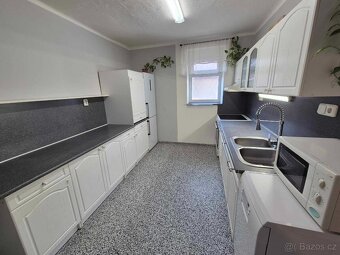 Rodinný dům 4+1, pozemek 548 m2 Městec Králové - 11
