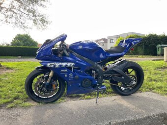 Yamaha R6 - 11