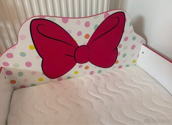 Dětská postel Minnie Mouse + příslušenství - 11