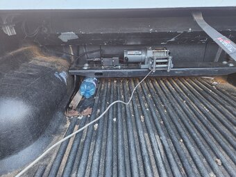 Toyota Hilux 2.5 D 4x4 106 kW koup. v CZ - 11
