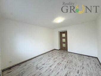 Prodej bytu 2+1 s balkónem, 60 m2 - Karviná - Nové Město - 11
