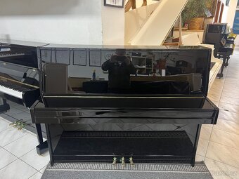 Černý Petrof mod. 115 v záruce, doprava zdarma. PRODÁNO - 11