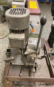 PRŮMYSLOVÁ PÁSOVÁ BRUSKA GRIT -400 V funkční - 11