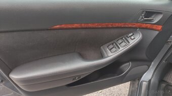 Avensis - 11