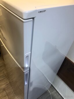 Malá lednice s mrazákem ECG 143cm - 11