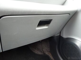 Nissan Pixo 1,0 i - 11