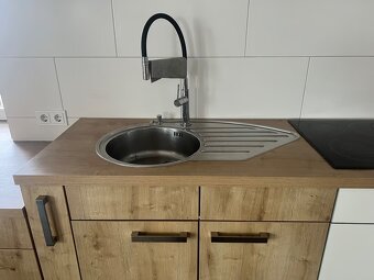 Moderní kvalitní kuchyňská linka - 11