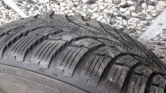 Kola Toyota + zimní pneu 165/70r14 - 11