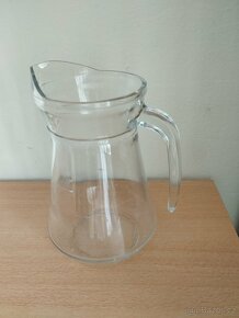 Sklenice na víno a alkohol. Talíře a tácy Bernadotte. Hrnky - 11