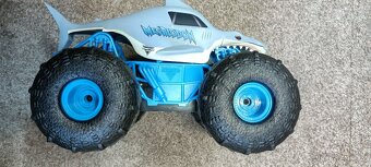 RC Monster Jam Megalodon Storm od Spinmaster - 11