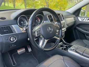 Mercedes-Benz ML500 - 11