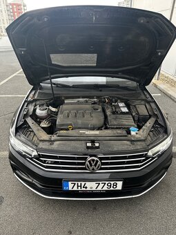 Volkswagen Passat 2.0 TDI 140kW DSG R Line cena bez DPH - 11
