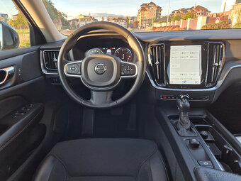 Volvo V60-150 PS-Kamera-Automat-Pravidelný servis TOP CENA - 11