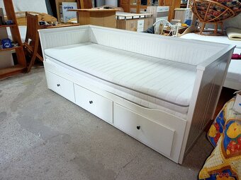 Prodám krásnou rozkládací postel IKEA HEMNES - 11