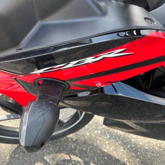 Honda CBR 125R - 11