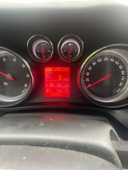 Opel Zafira Tourer - 11