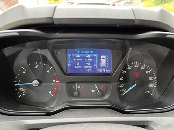 Ford Tourneo Custom 2.2tdci 114kW 8-MÍST, L2H1 - Nová cena - 11