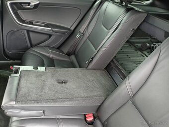 Volvo V60, 2.4 D6 162 kW AWD R-DESIGN HYBRID TWIN ENGINE - 11