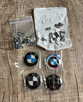 BMW ZNAKY, LOGA , EMBLÉMY, KRYTY..... - 11