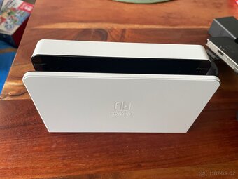 Prodám Nintendo switch oled + příslušenství na Nintendo - 11