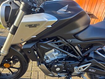 Honda CB 125 R - 11