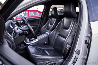 Volvo V60 Cross Country D4 2.4 AWD Automat - 11