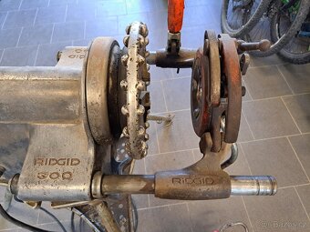 Elektrický závitořez Ridgit 300 0,5" - 3" - 11