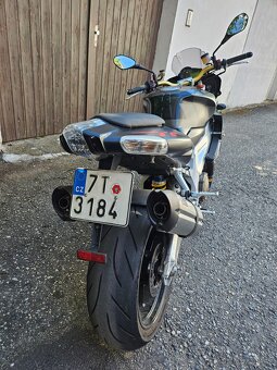 Aprilia Tuono 1000R - 11