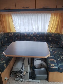 Obytný přívěs karavan - 11