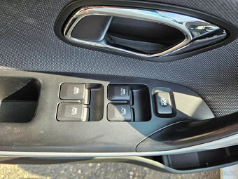 Kia Cee´d SW 1.6 GDi - 11